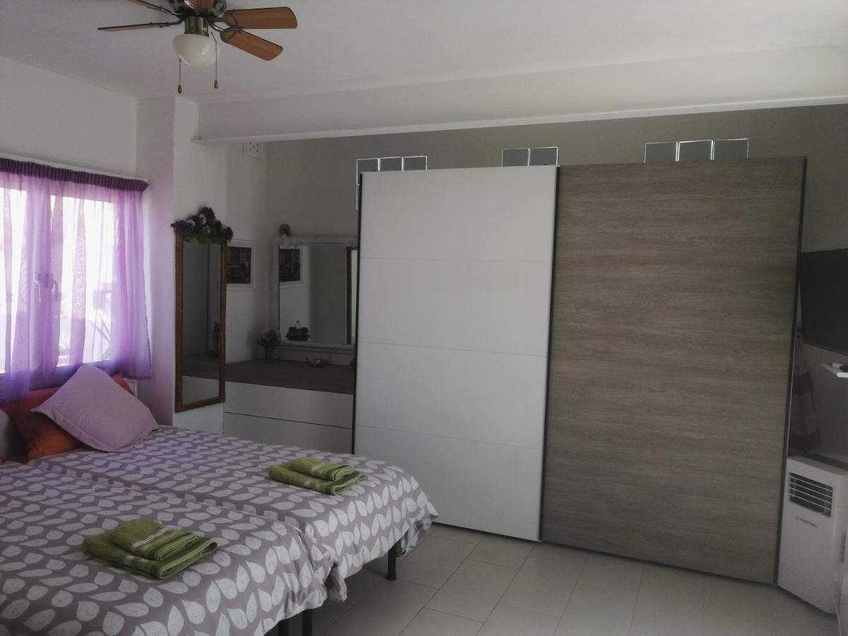 Studio Apartment With Private Terrace, Jacuzzi & Views Mosta Luaran gambar
