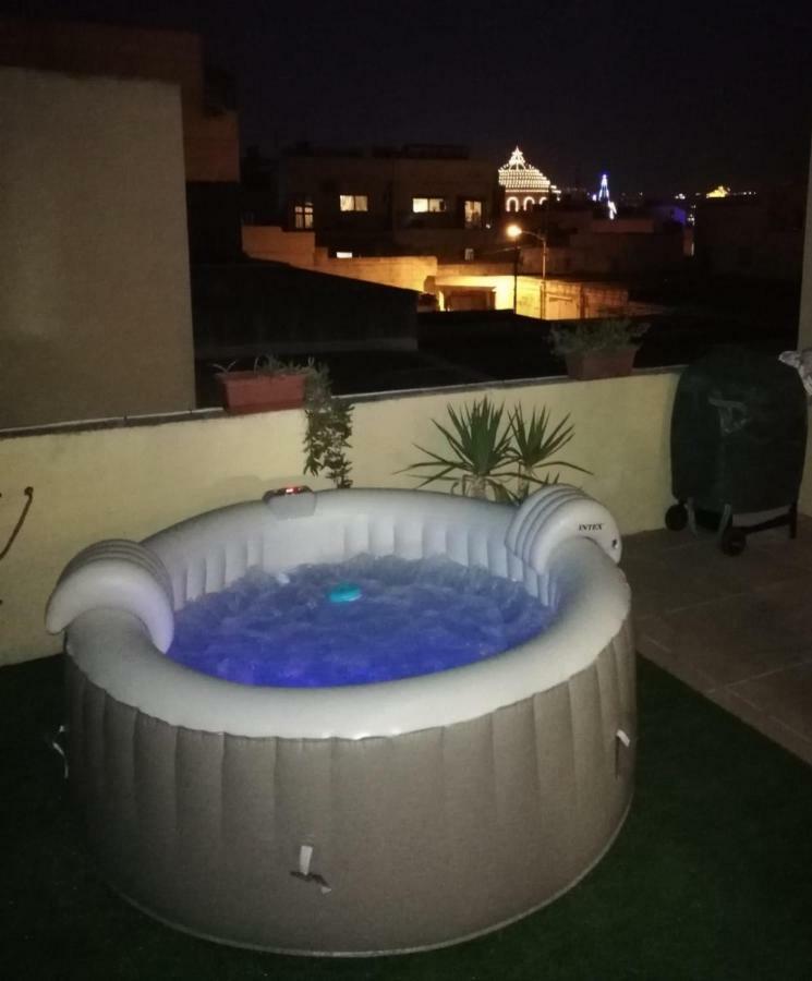 Studio Apartment With Private Terrace, Jacuzzi & Views Mosta Luaran gambar