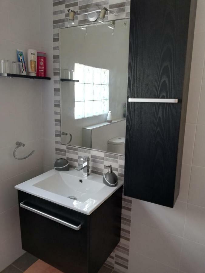 Studio Apartment With Private Terrace, Jacuzzi & Views Mosta Luaran gambar
